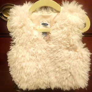 *nd Old Navy cream faux fur vest